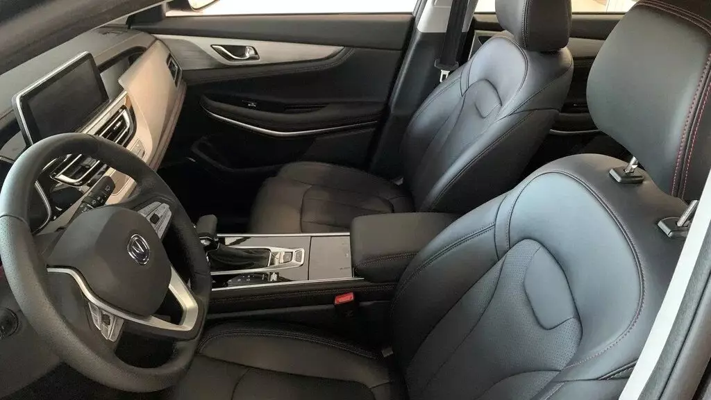 Автосалон: Changan Cs75FL