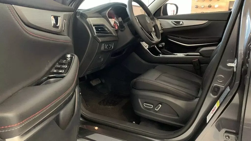Автосалон: Changan Cs75FL