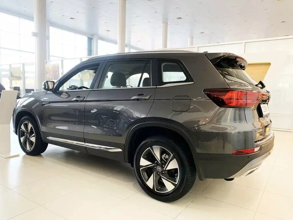 Автосалон: Changan Cs75FL