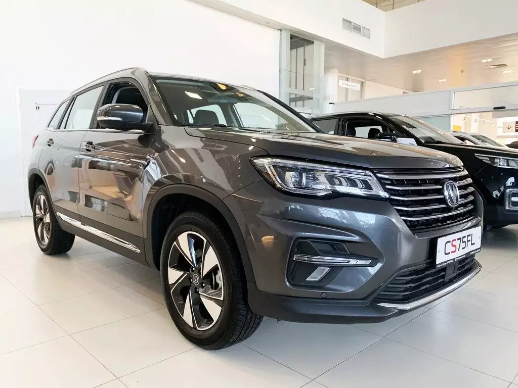 Автосалон: Changan Cs75FL