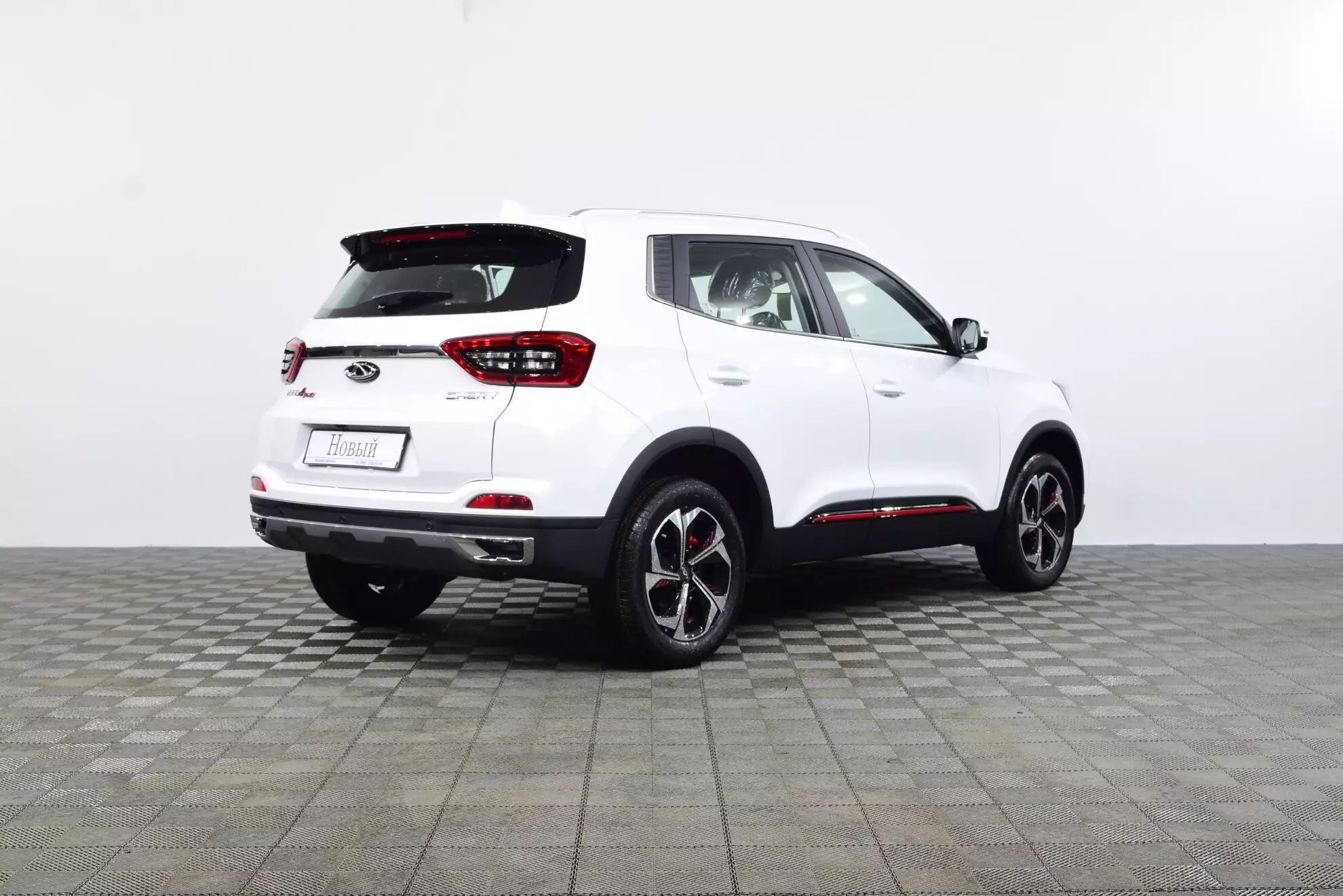 Автосалон: Chery Tiggo 4 Pro
