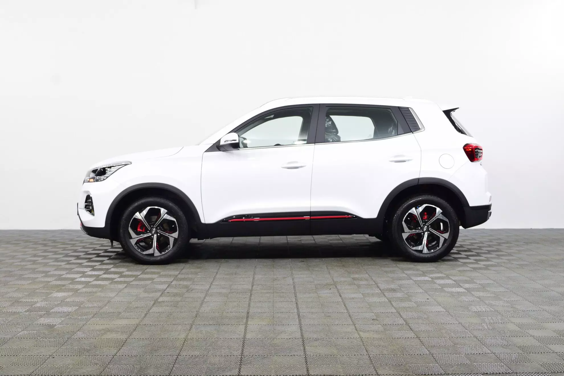 Автосалон: Chery Tiggo 4 Pro