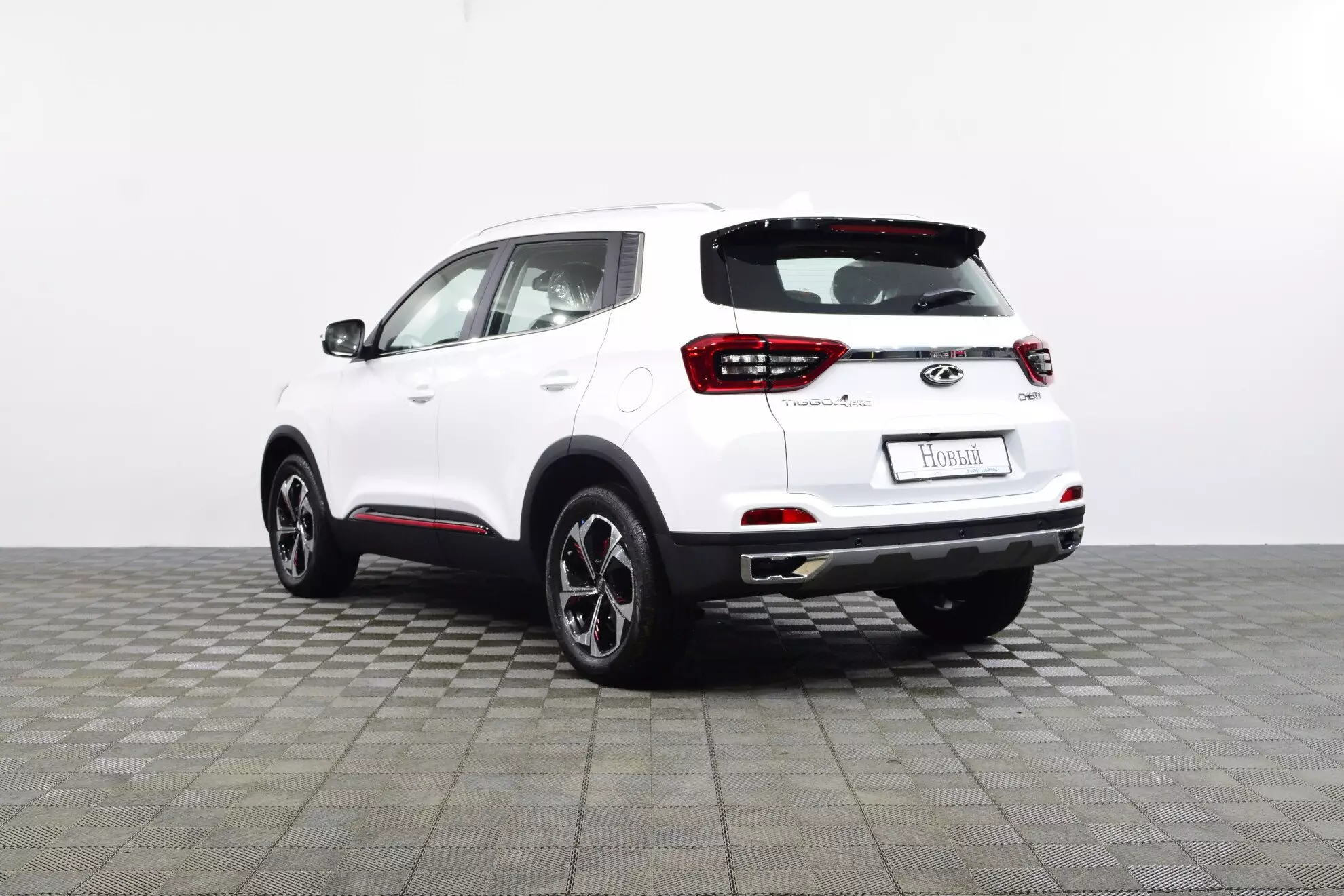 Автосалон: Chery Tiggo 4 Pro