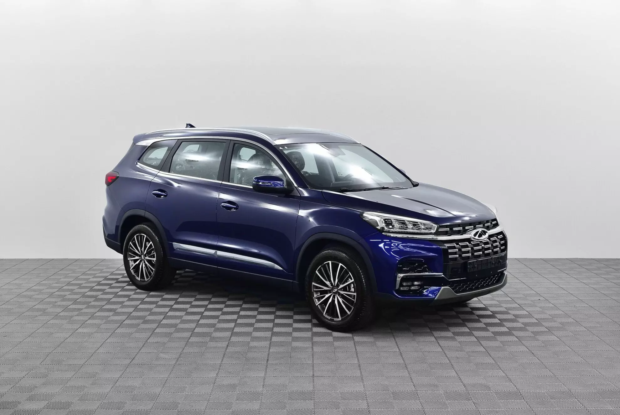 Автосалон: Chery New Tiggo 8