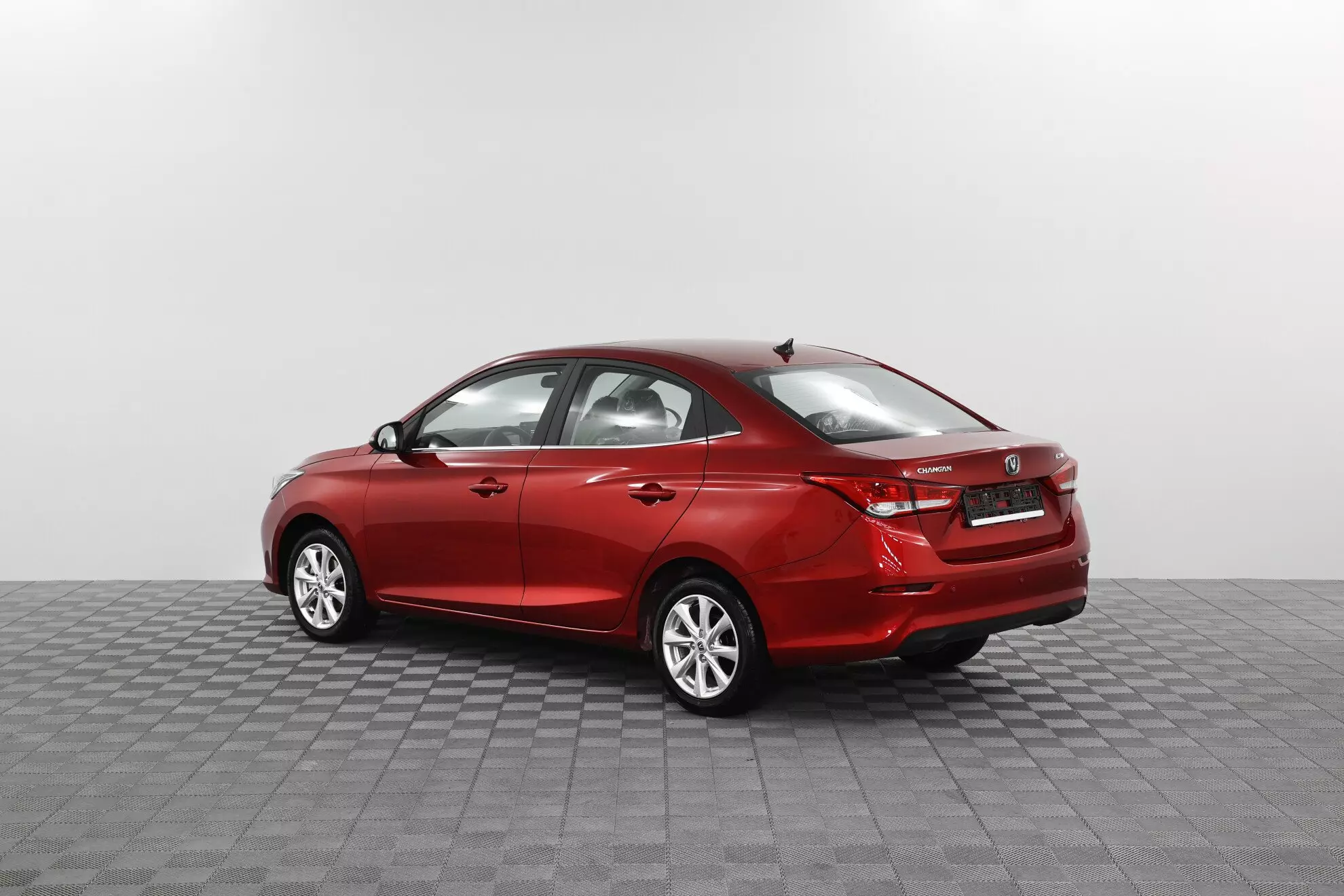 Автосалон: Changan Alsvin