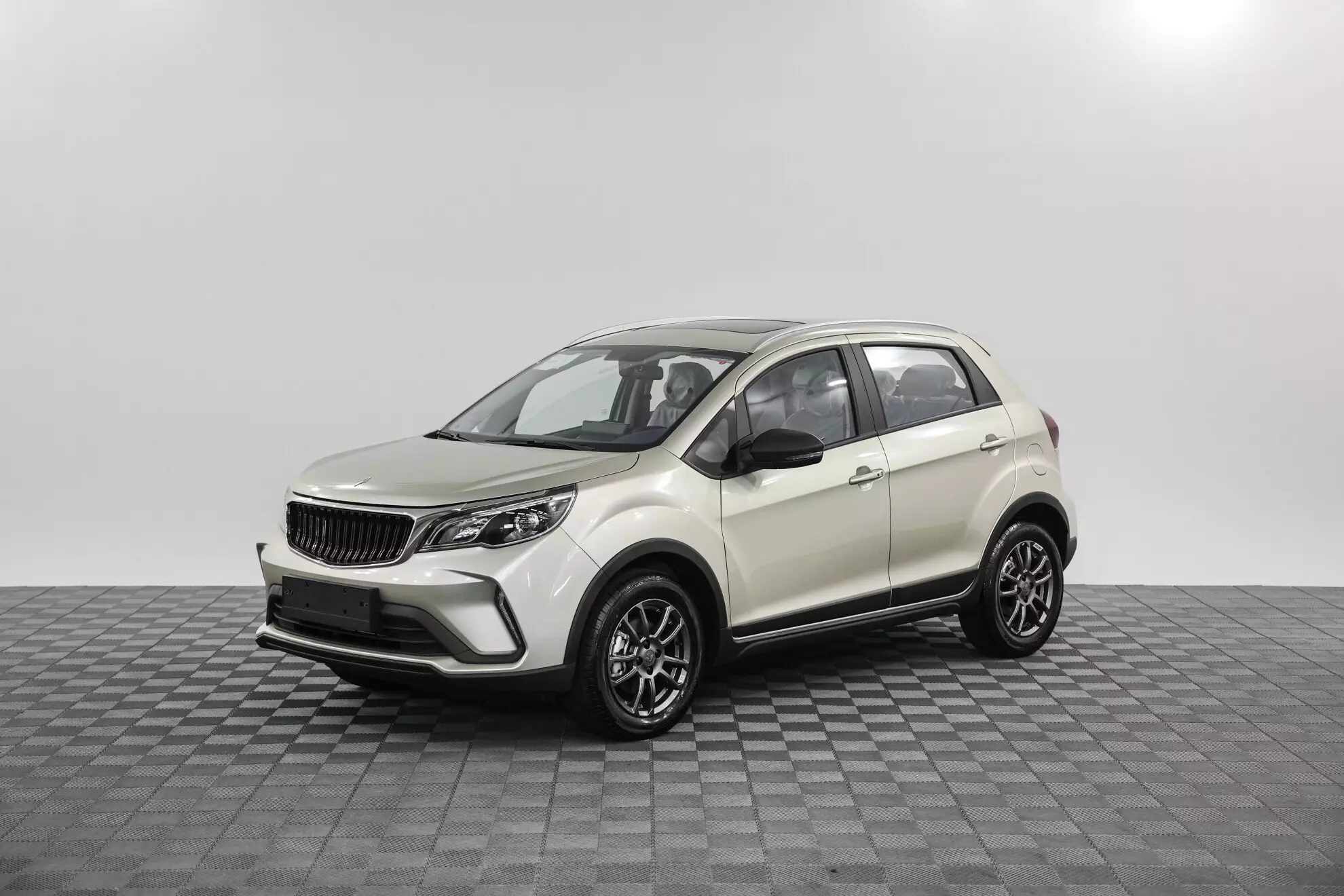 Автосалон: Livan X3 Pro