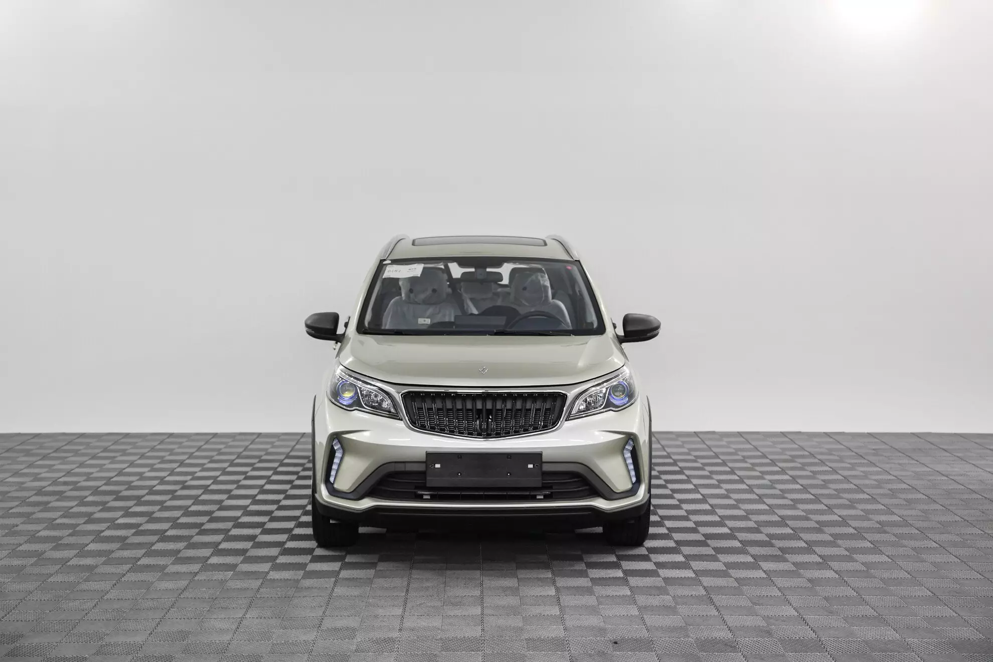 Автосалон: Livan X3 Pro