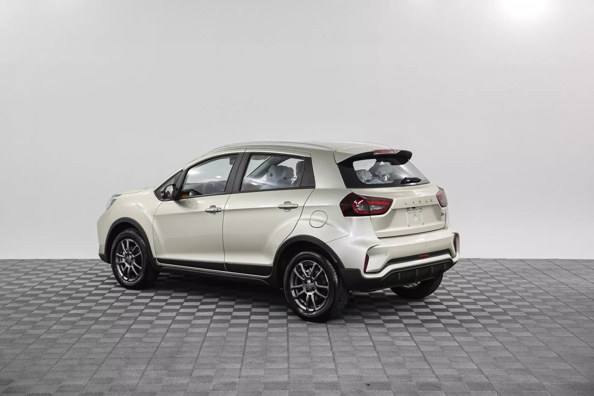 Автосалон: Livan X3 Pro