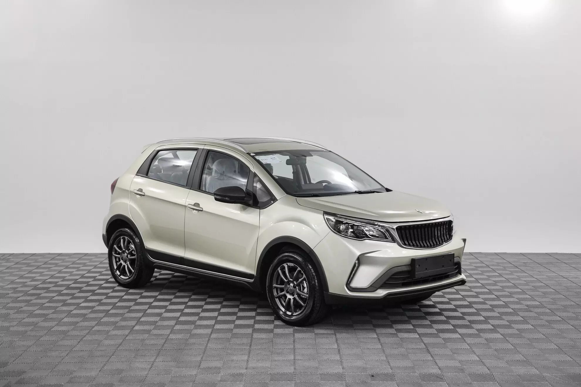 Автосалон: Livan X3 Pro