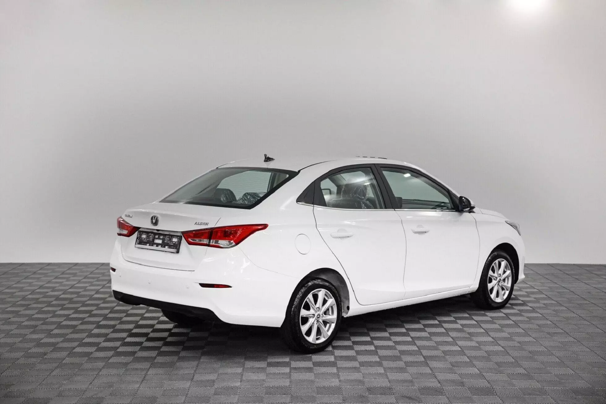 Автосалон: Changan Alsvin