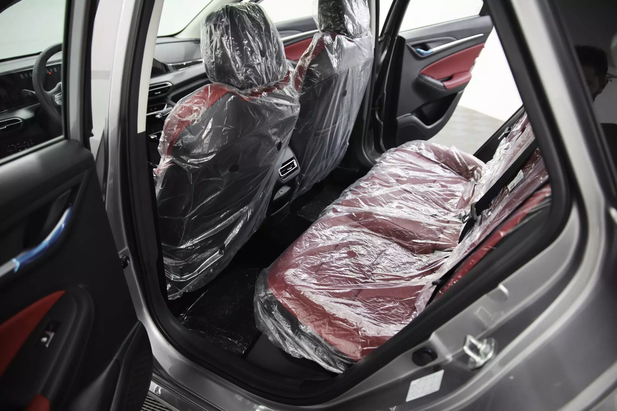 Автосалон: Changan EADOplus