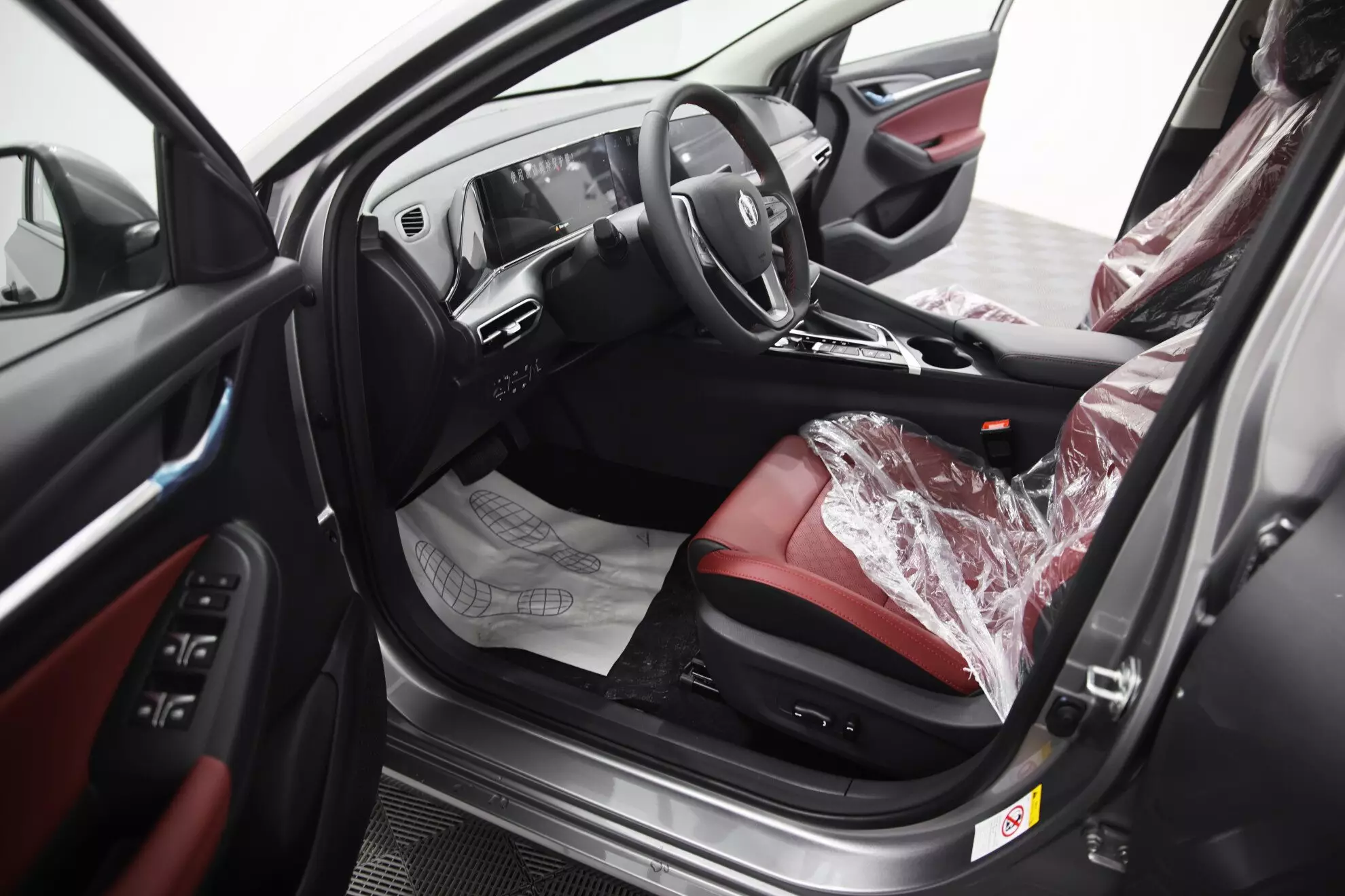 Автосалон: Changan EADOplus