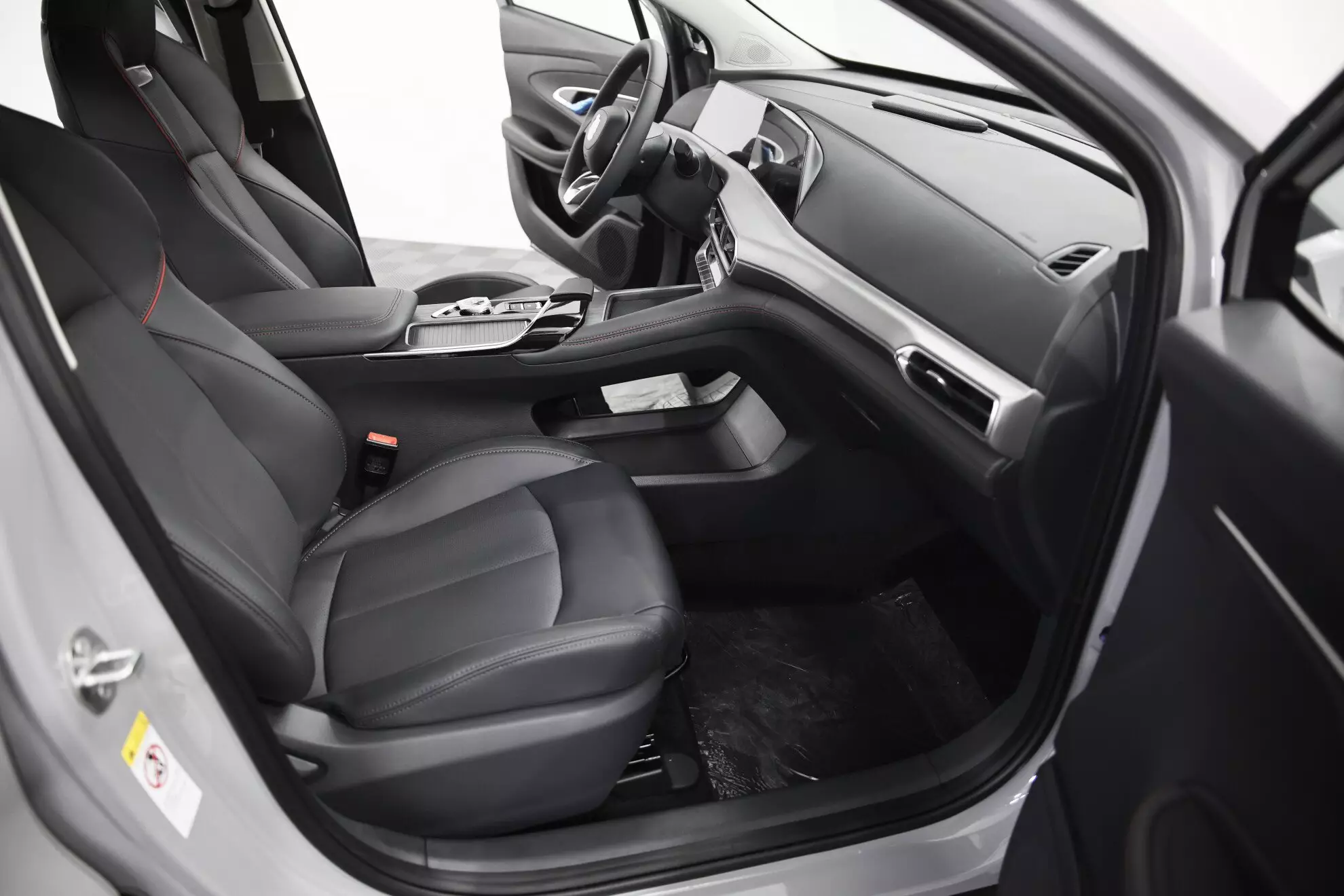 Автосалон: Changan UNI-T