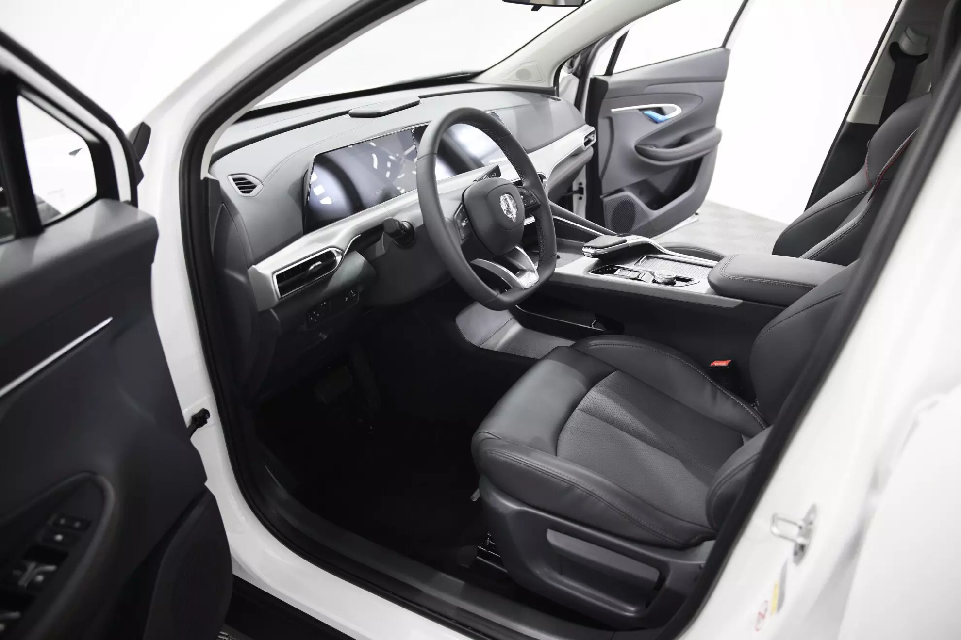 Автосалон: Changan UNI-T