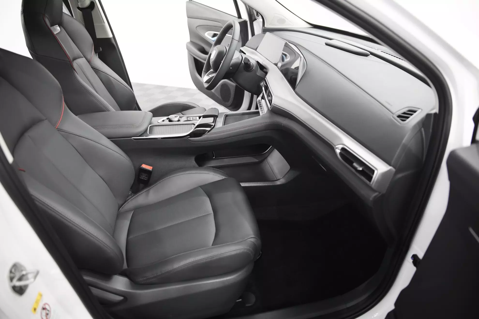 Автосалон: Changan UNI-T