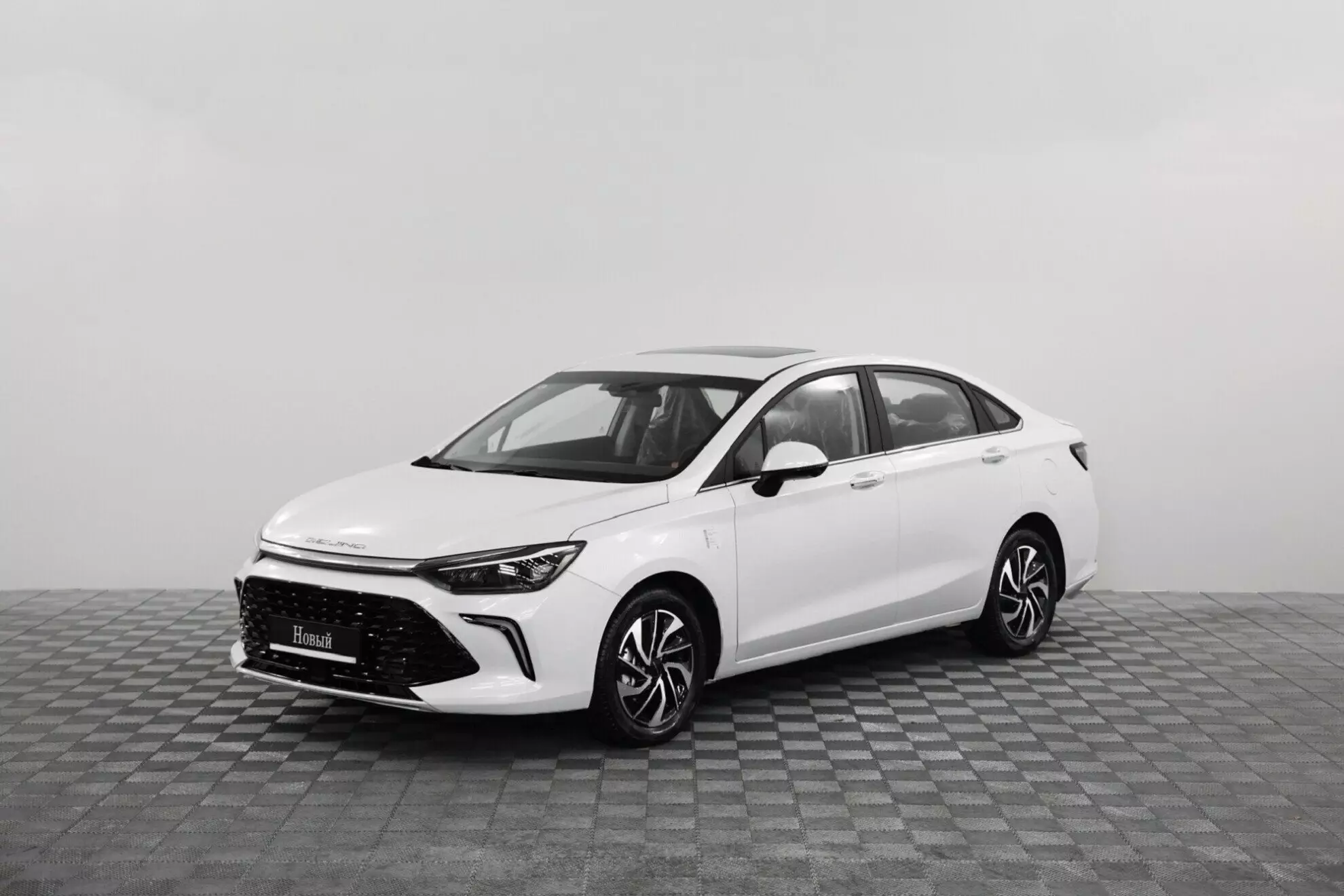 Автосалон: Baic U5 PLUS