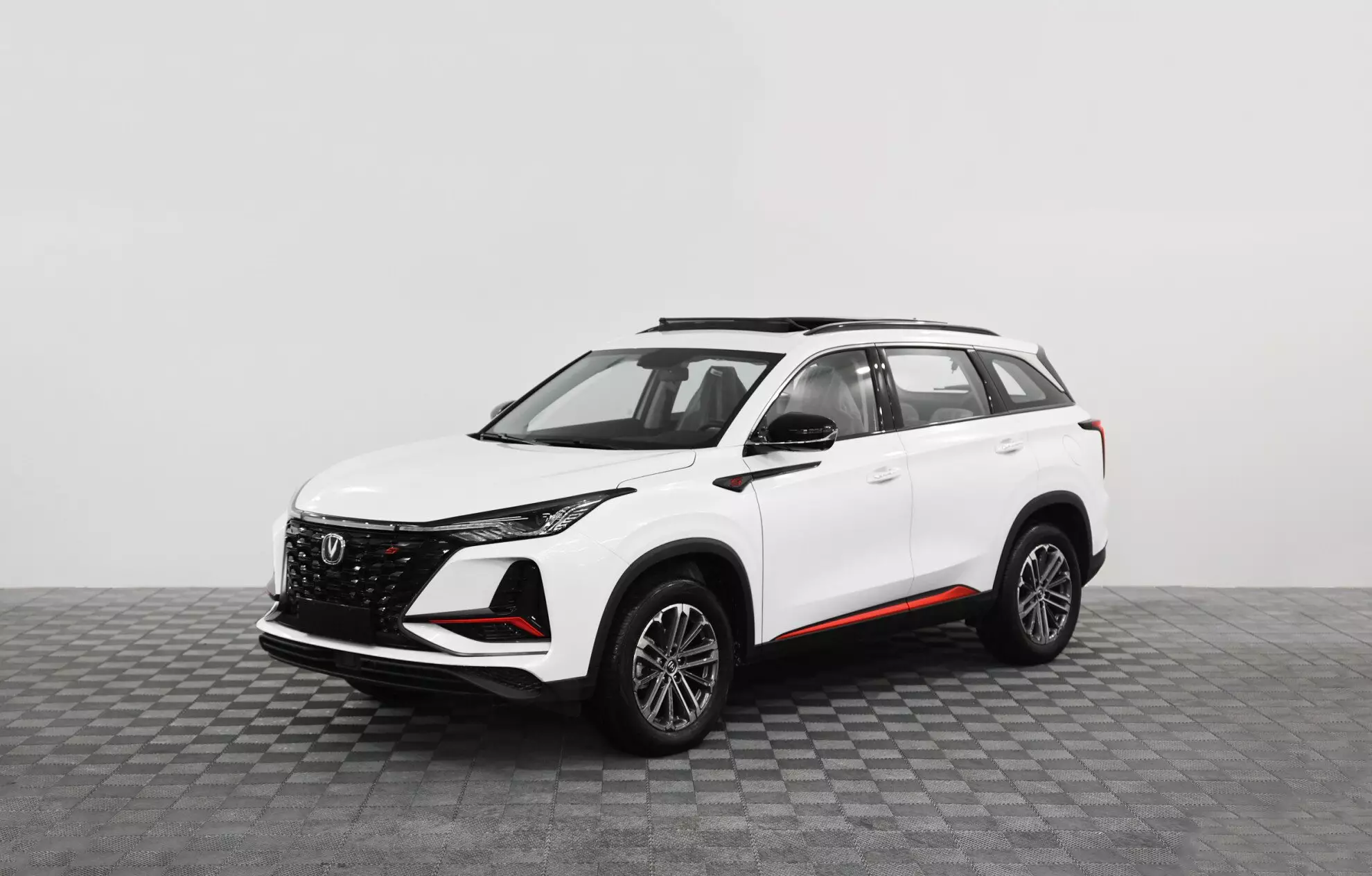 Автосалон: Changan CS75plus