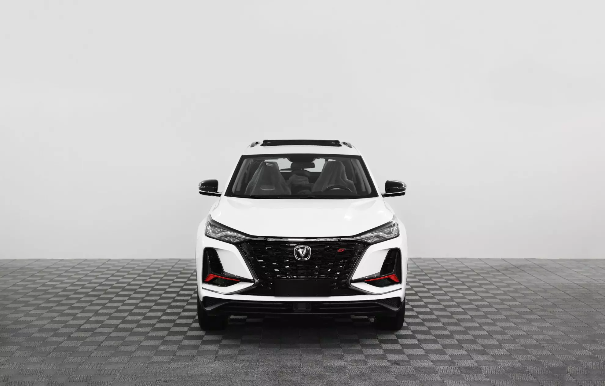 Автосалон: Changan CS75plus