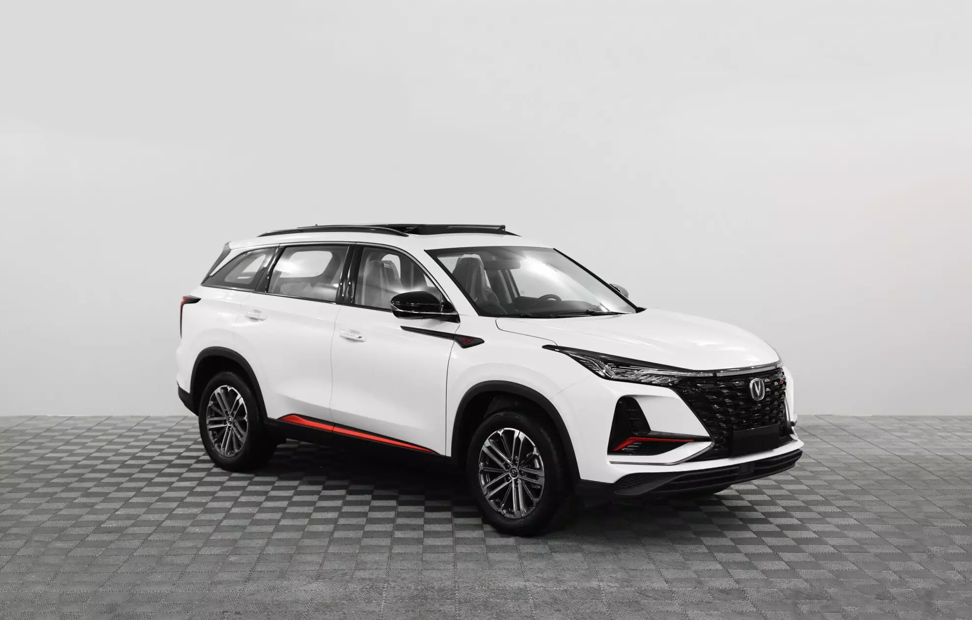 Автосалон: Changan CS75plus