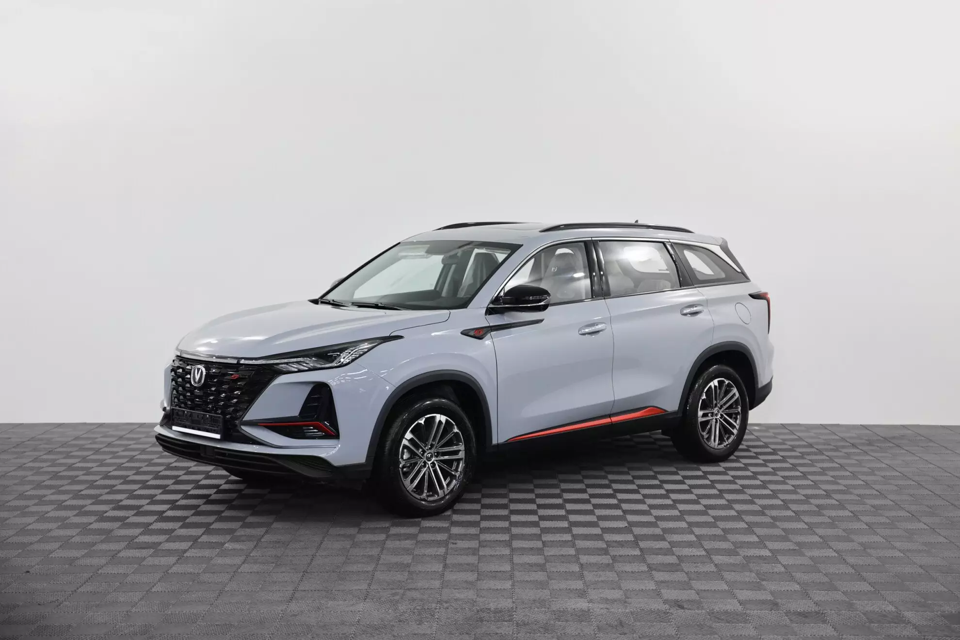 Автосалон: Changan CS75plus