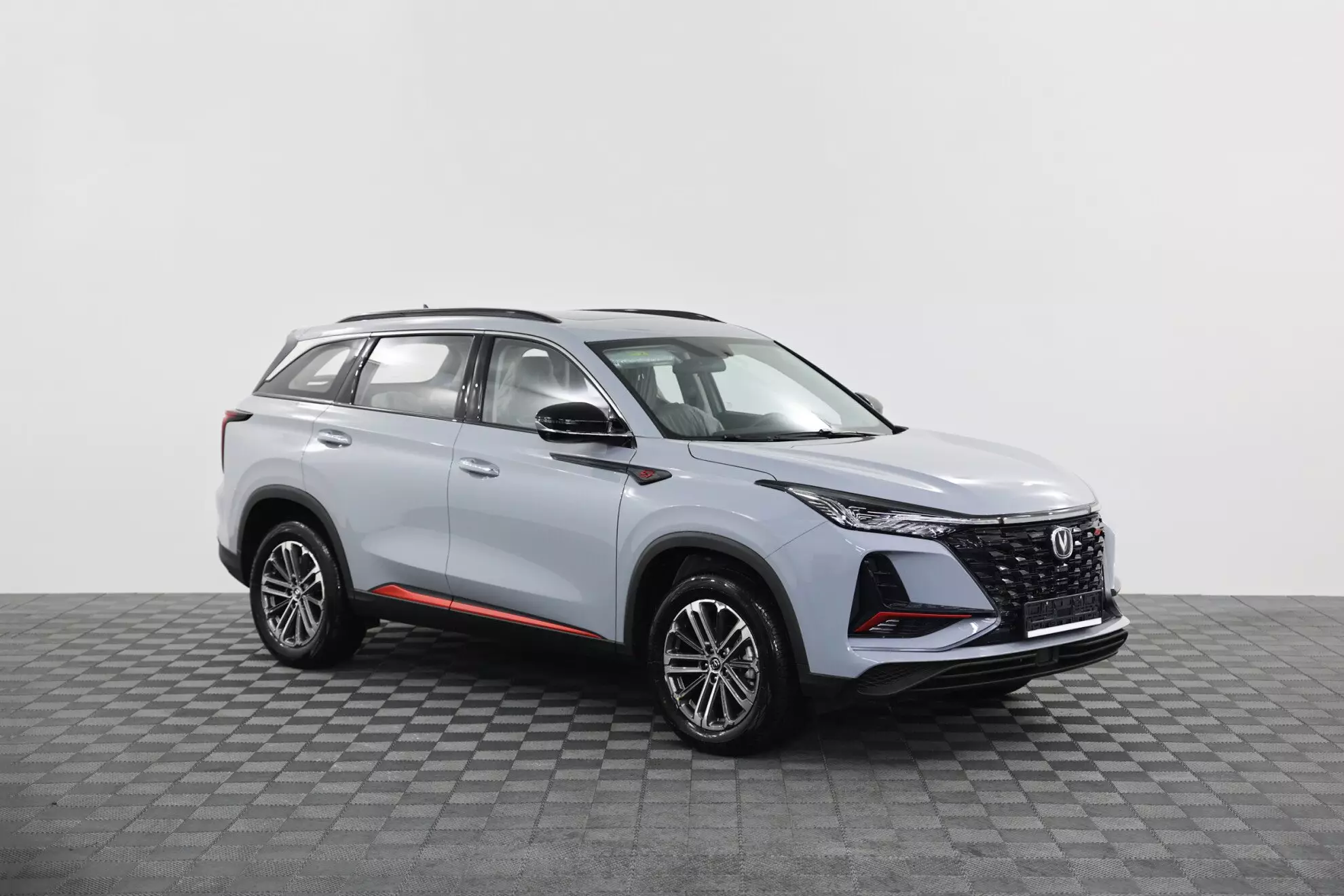 Автосалон: Changan CS75plus