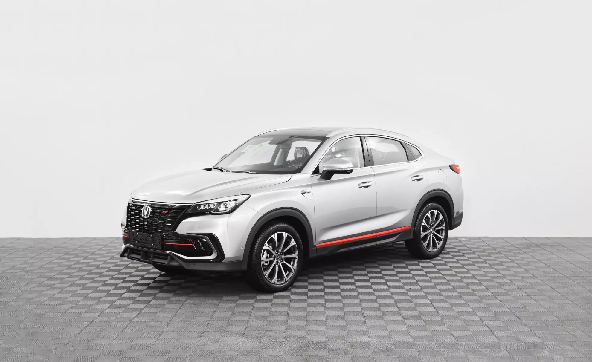 Автосалон: Changan CS85COUPE