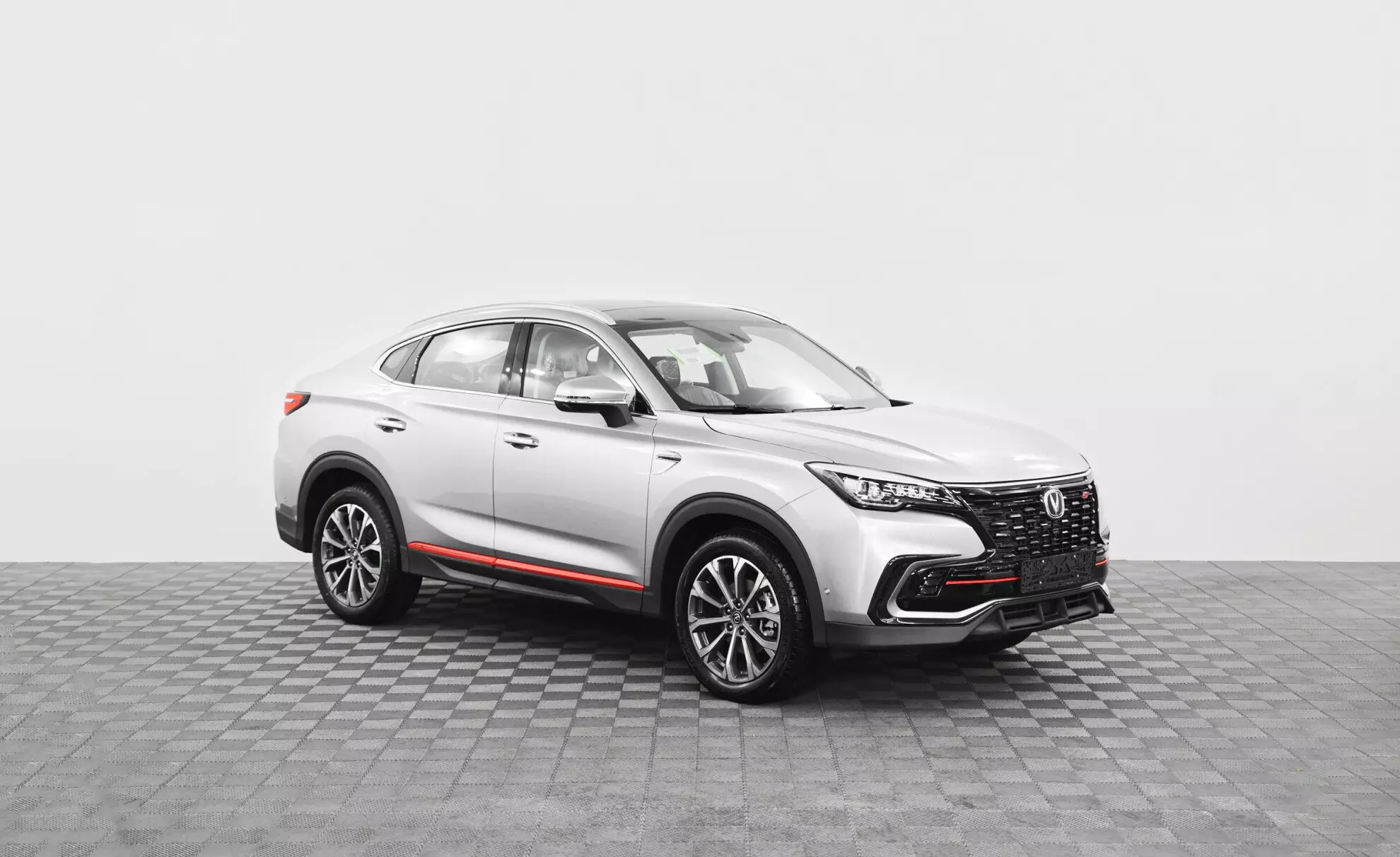 Автосалон: Changan CS85COUPE