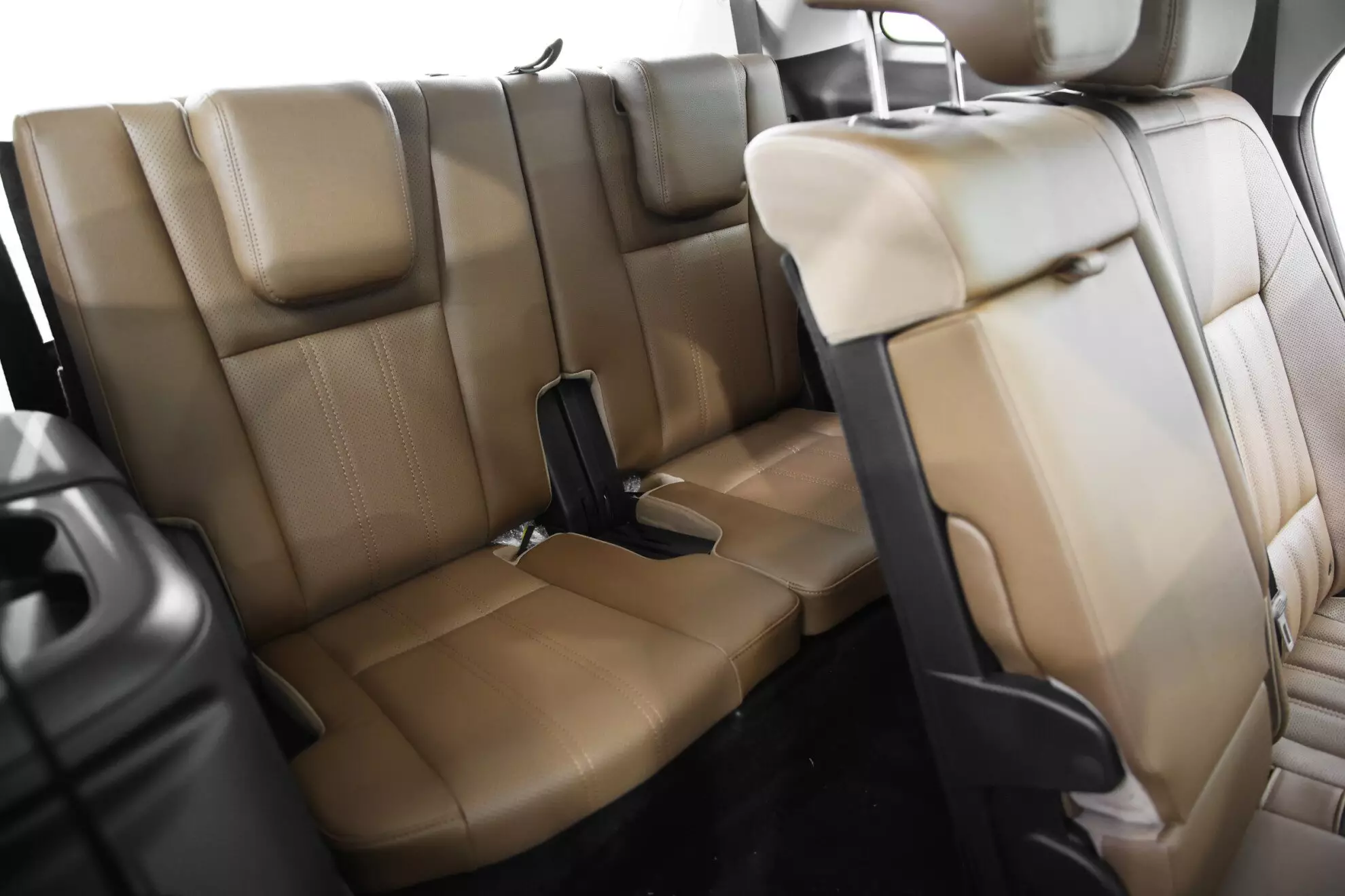 Автосалон: Changan CS95