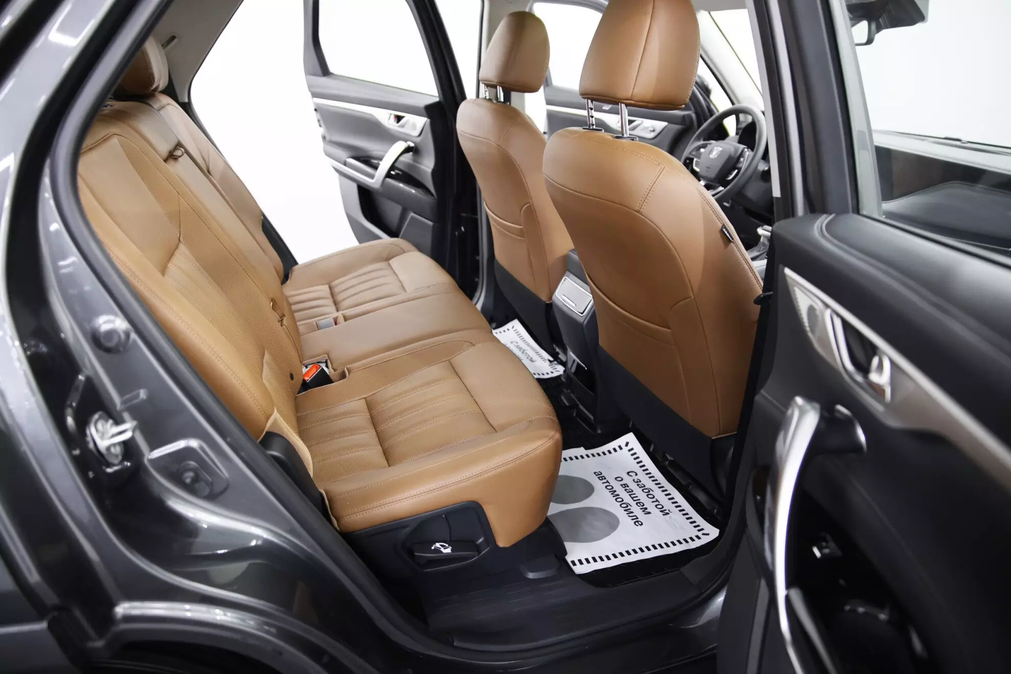 Автосалон: Changan CS95