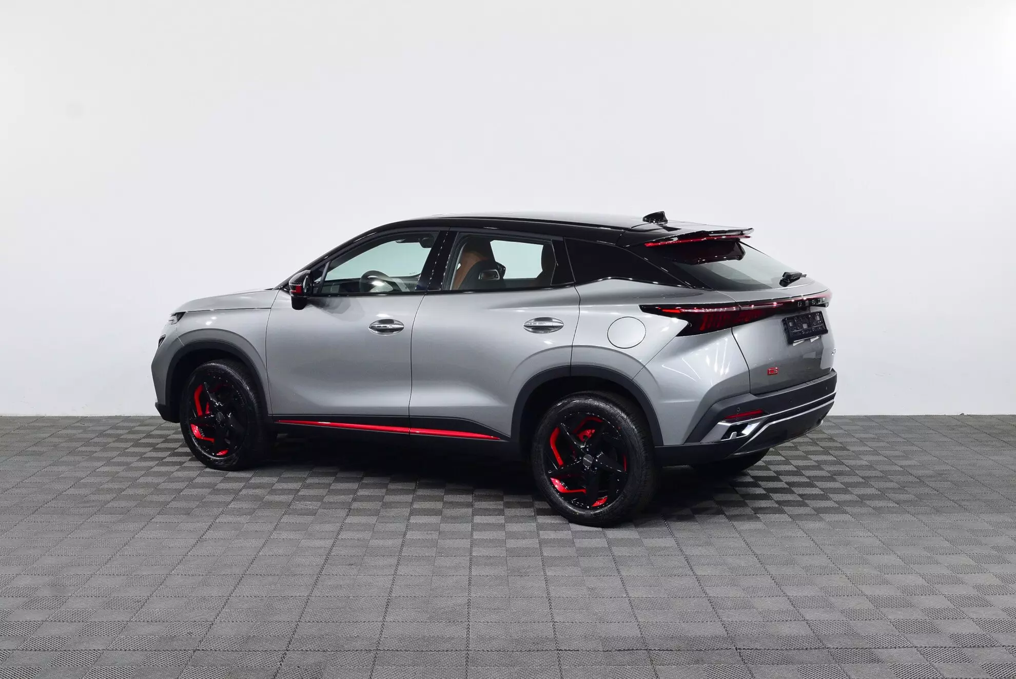 Автосалон: Omoda C5