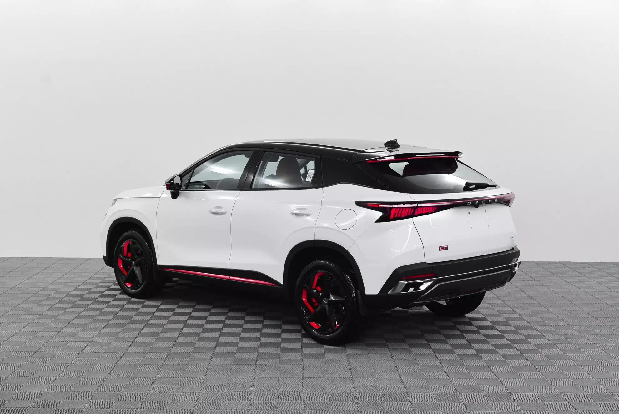 Автосалон: Omoda C5