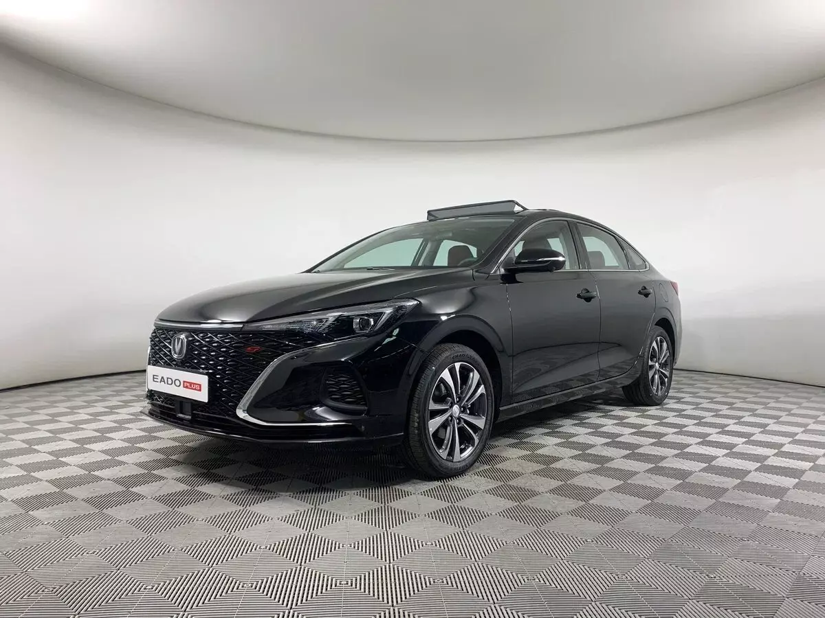 Автосалон: Changan EADOplus