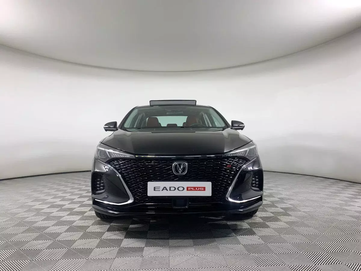 Автосалон: Changan EADOplus