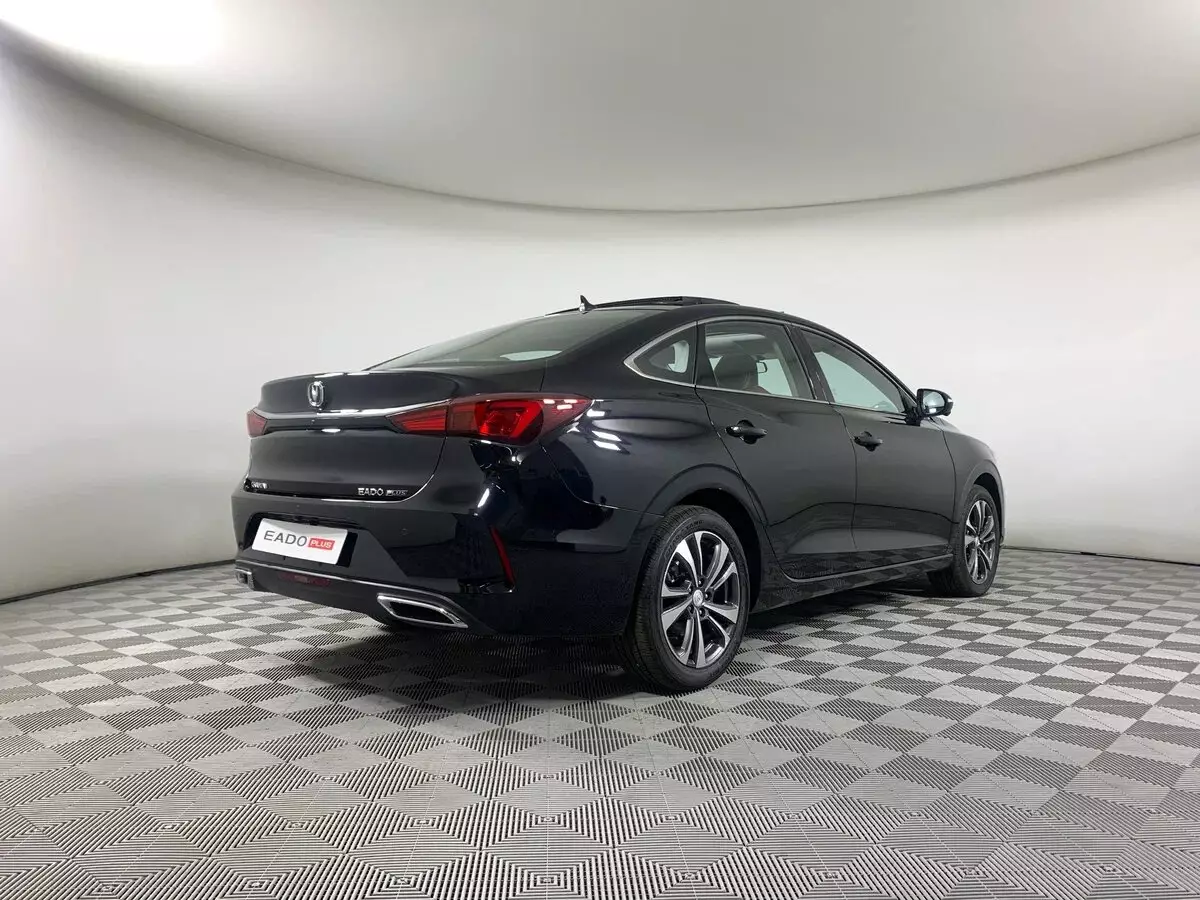 Автосалон: Changan EADOplus