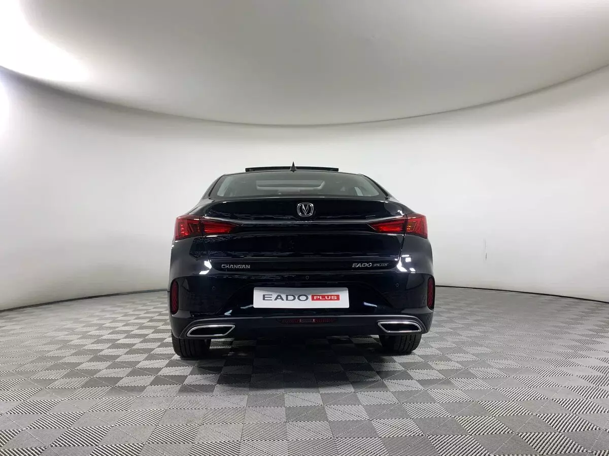 Автосалон: Changan EADOplus