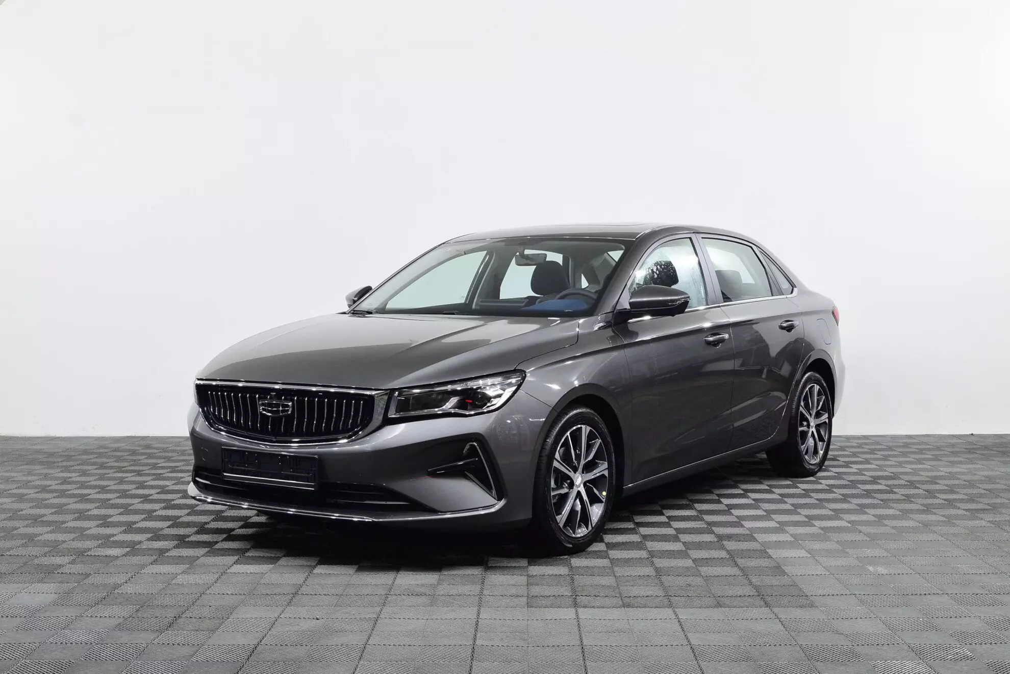 Автосалон: Geely Emgrand