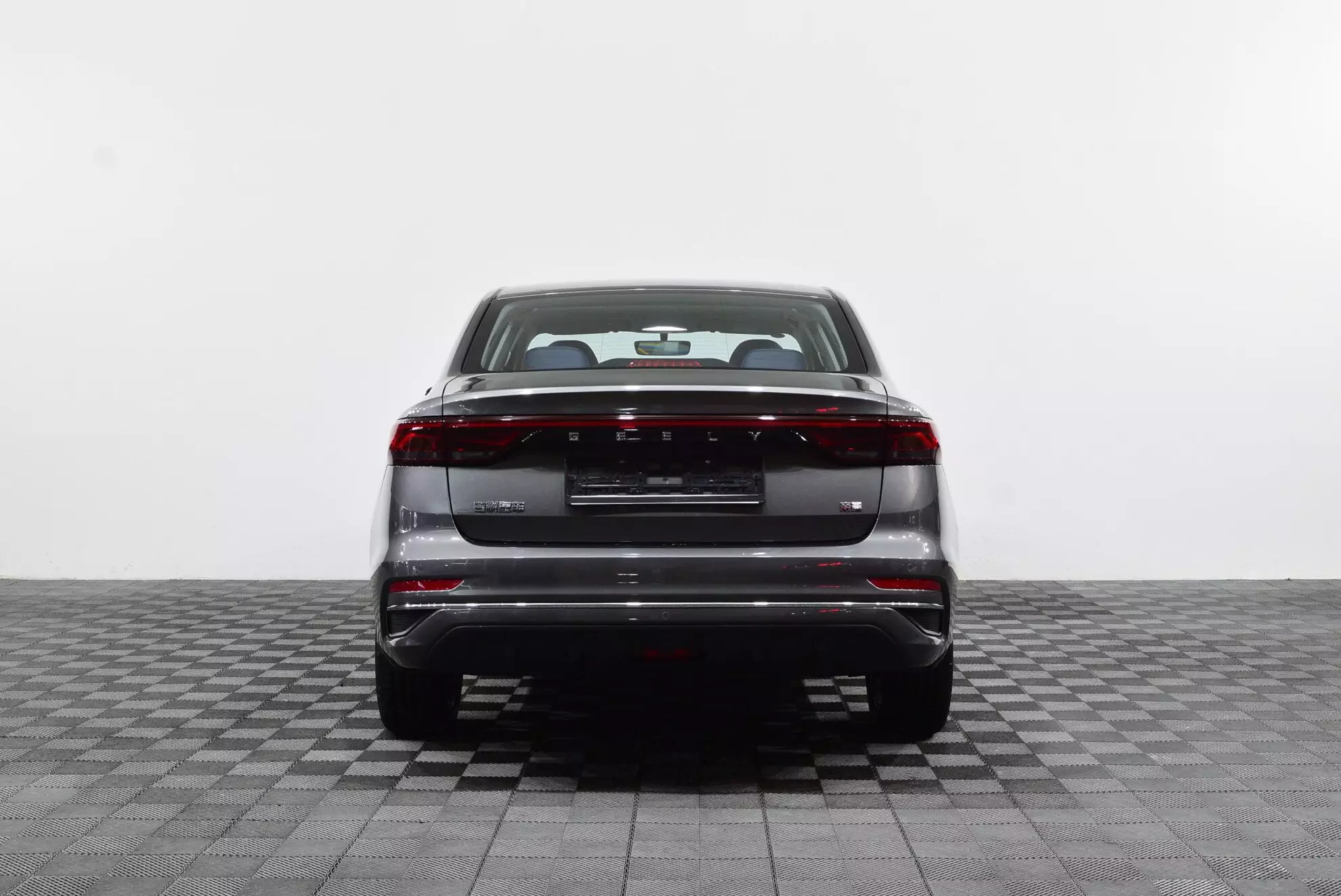 Автосалон: Geely Emgrand