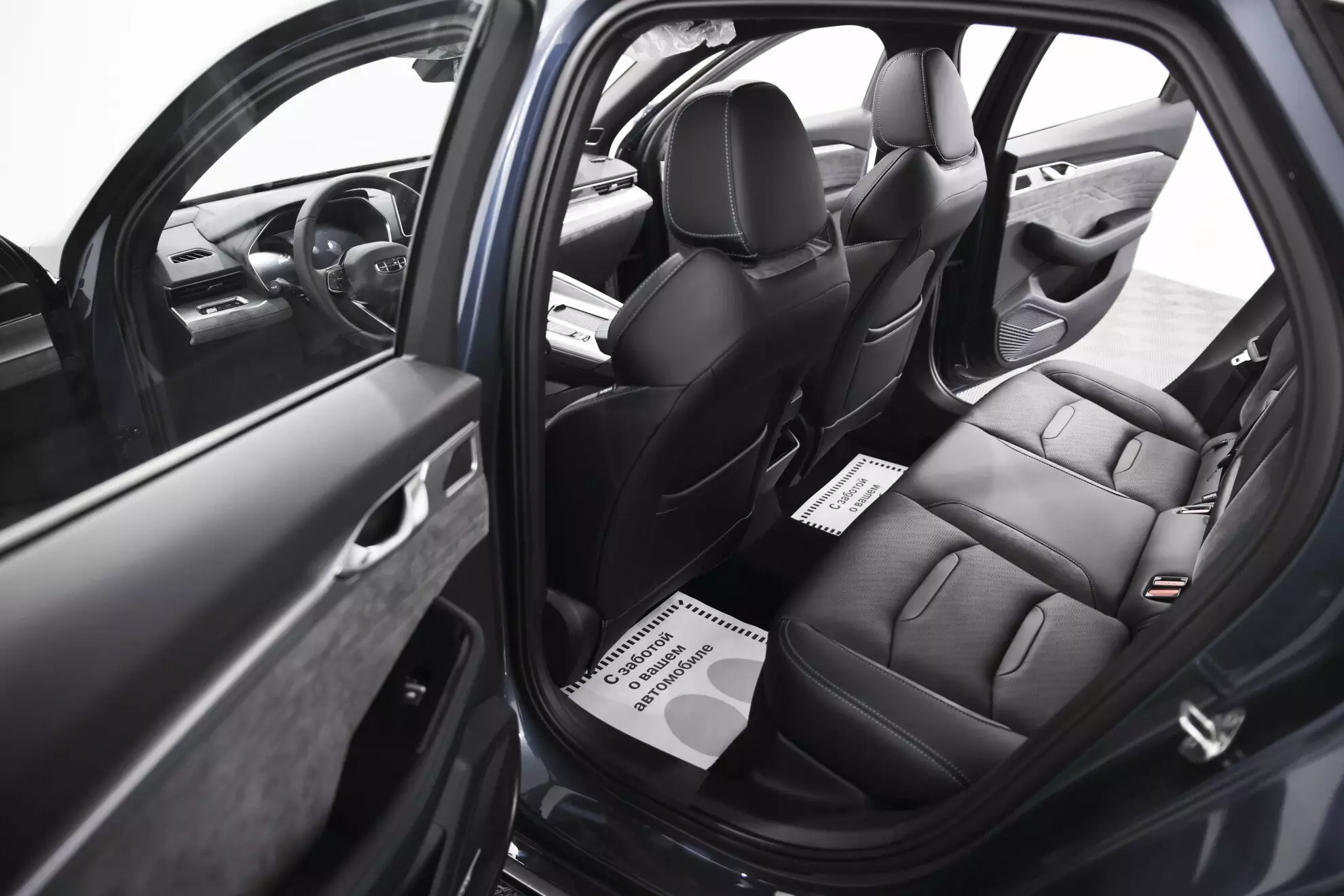Автосалон: Geely Preface