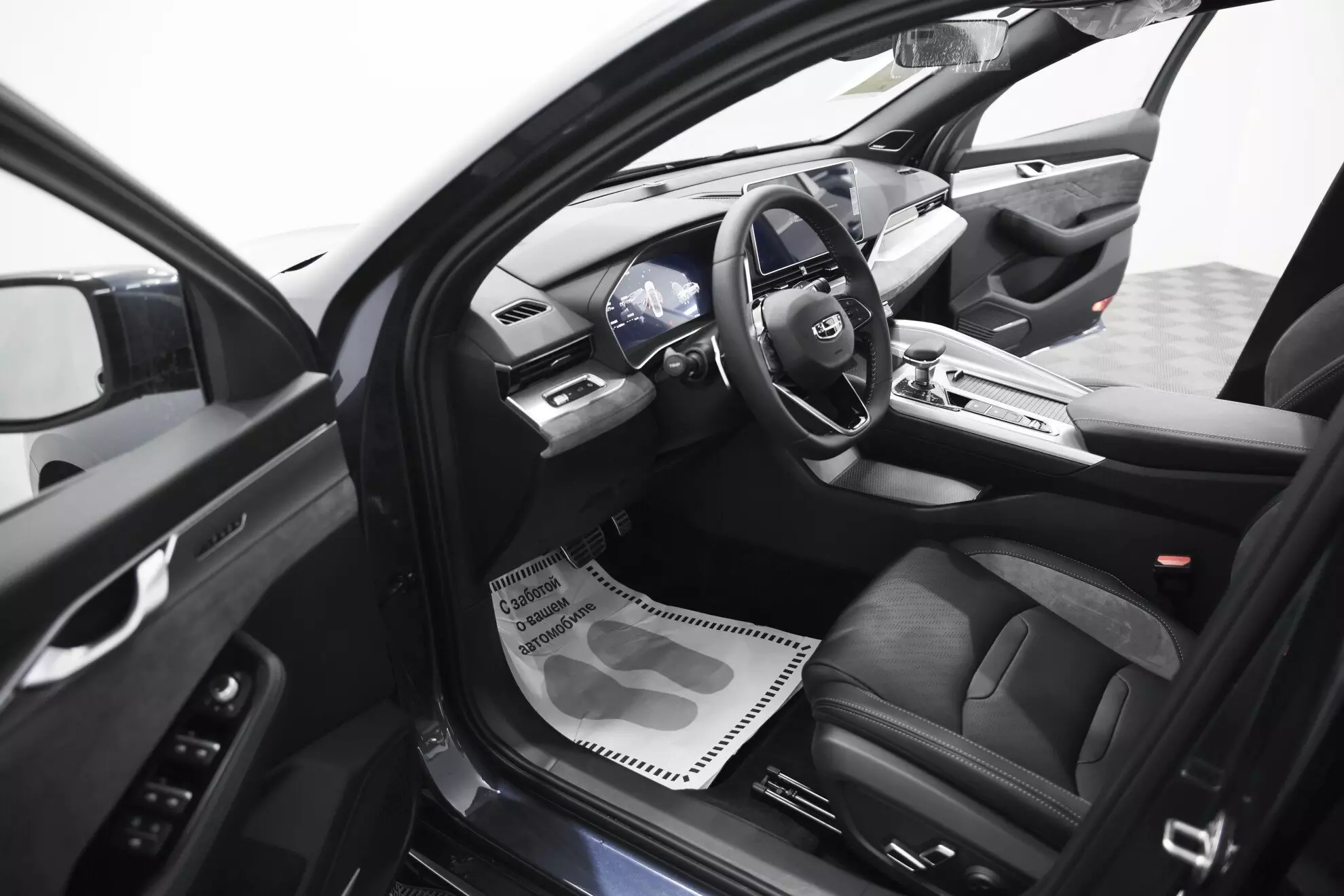 Автосалон: Geely Preface