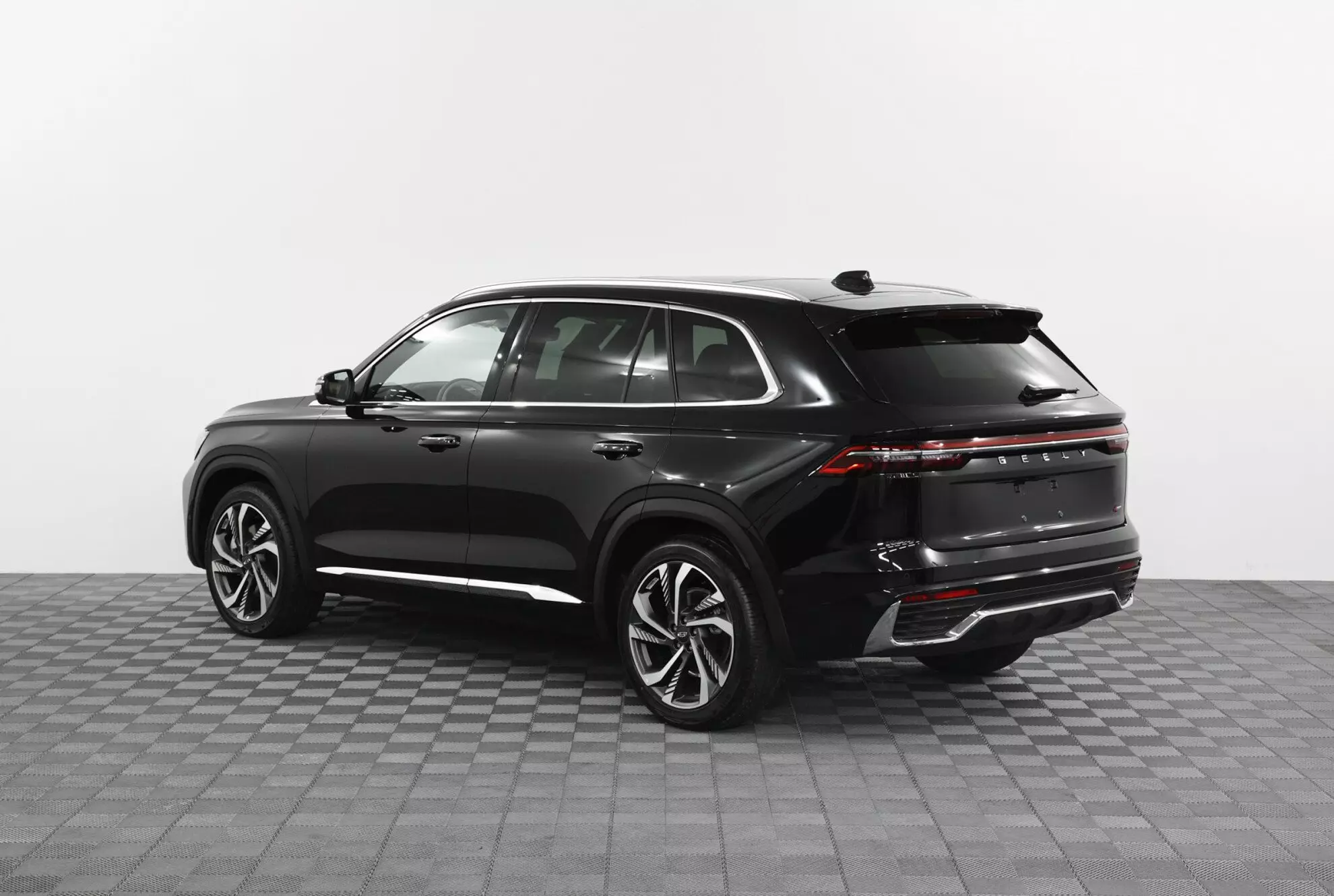Автосалон: Geely Monjaro