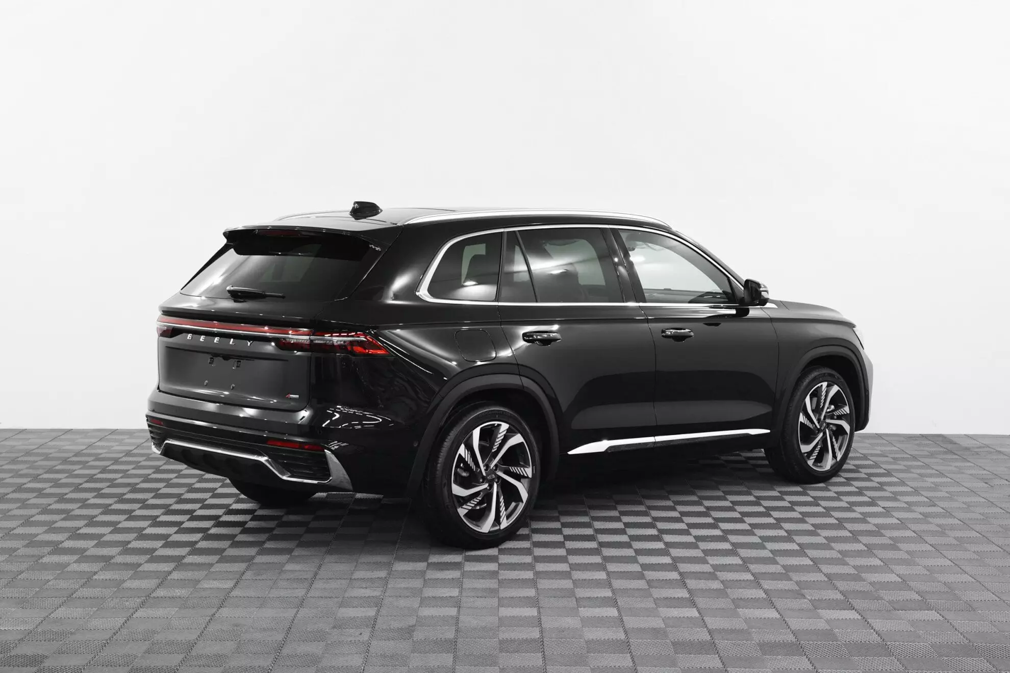 Автосалон: Geely Monjaro