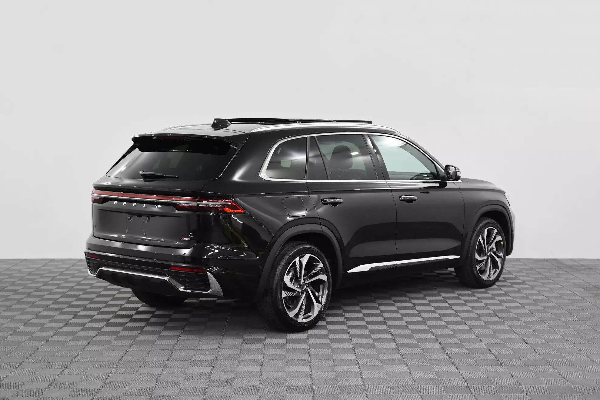 Автосалон: Geely Monjaro