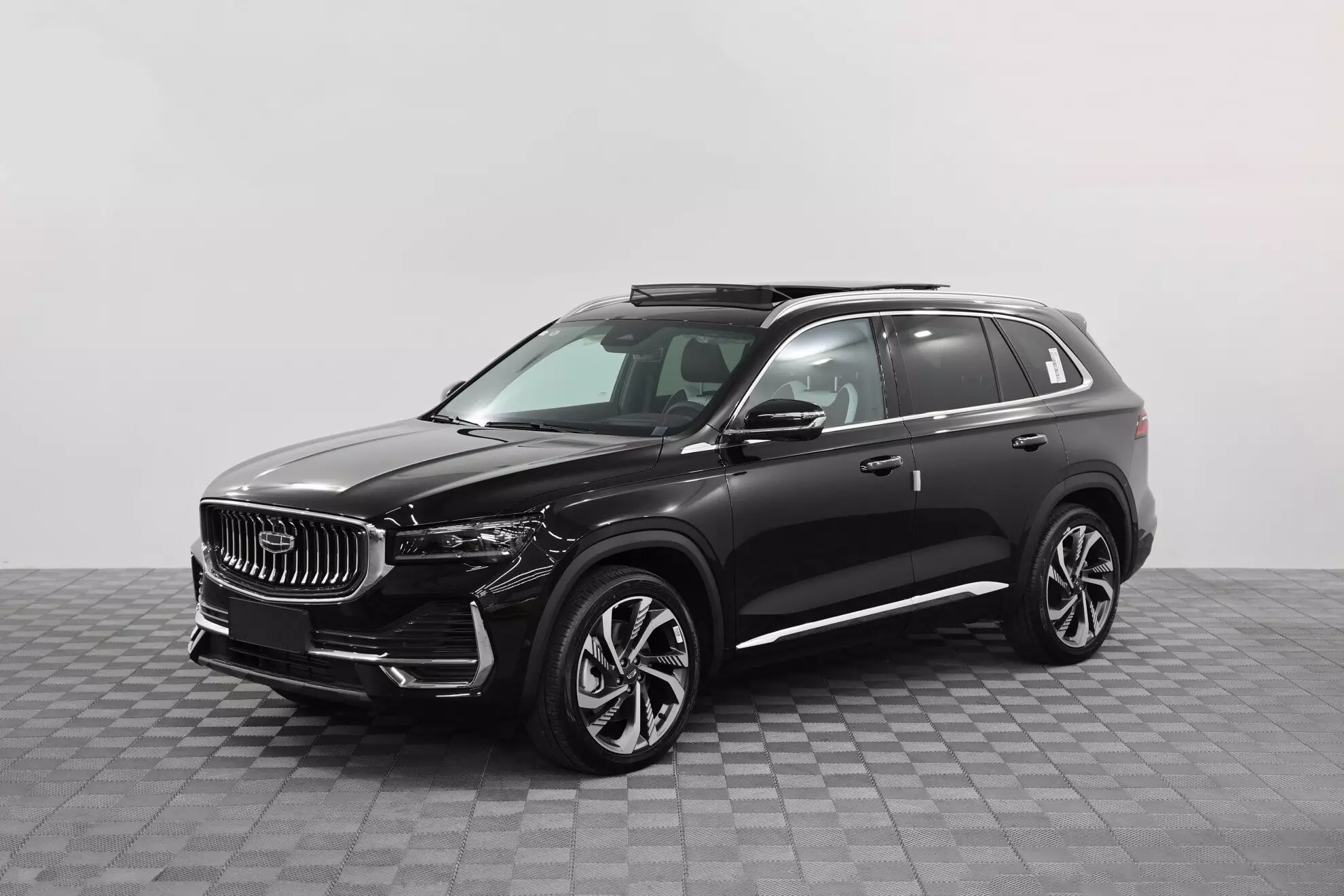 Автосалон: Geely Monjaro