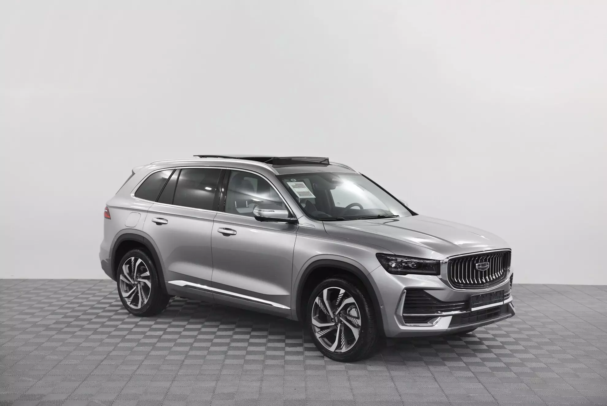 Автосалон: Geely Monjaro