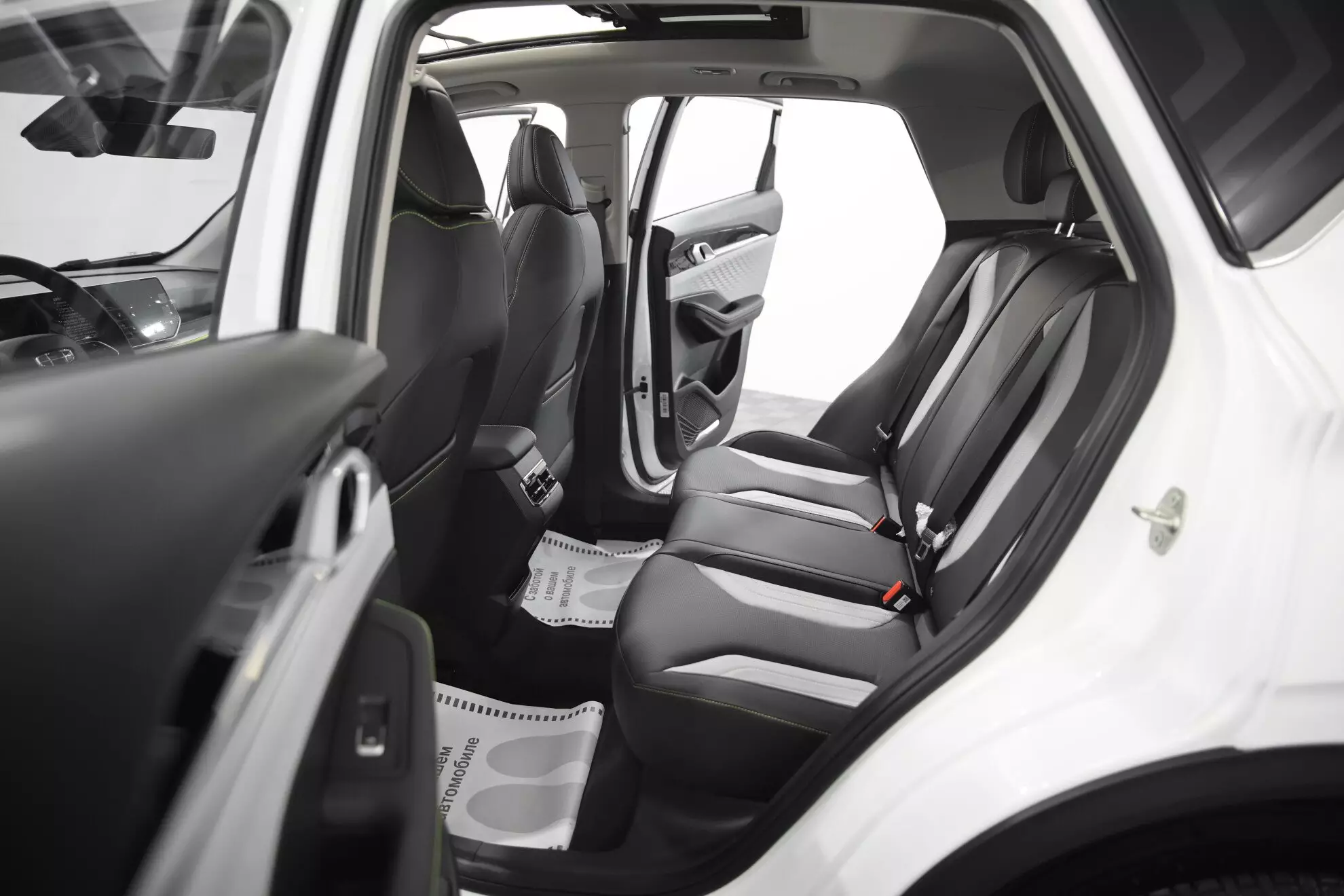 Автосалон: Geely Coolray New