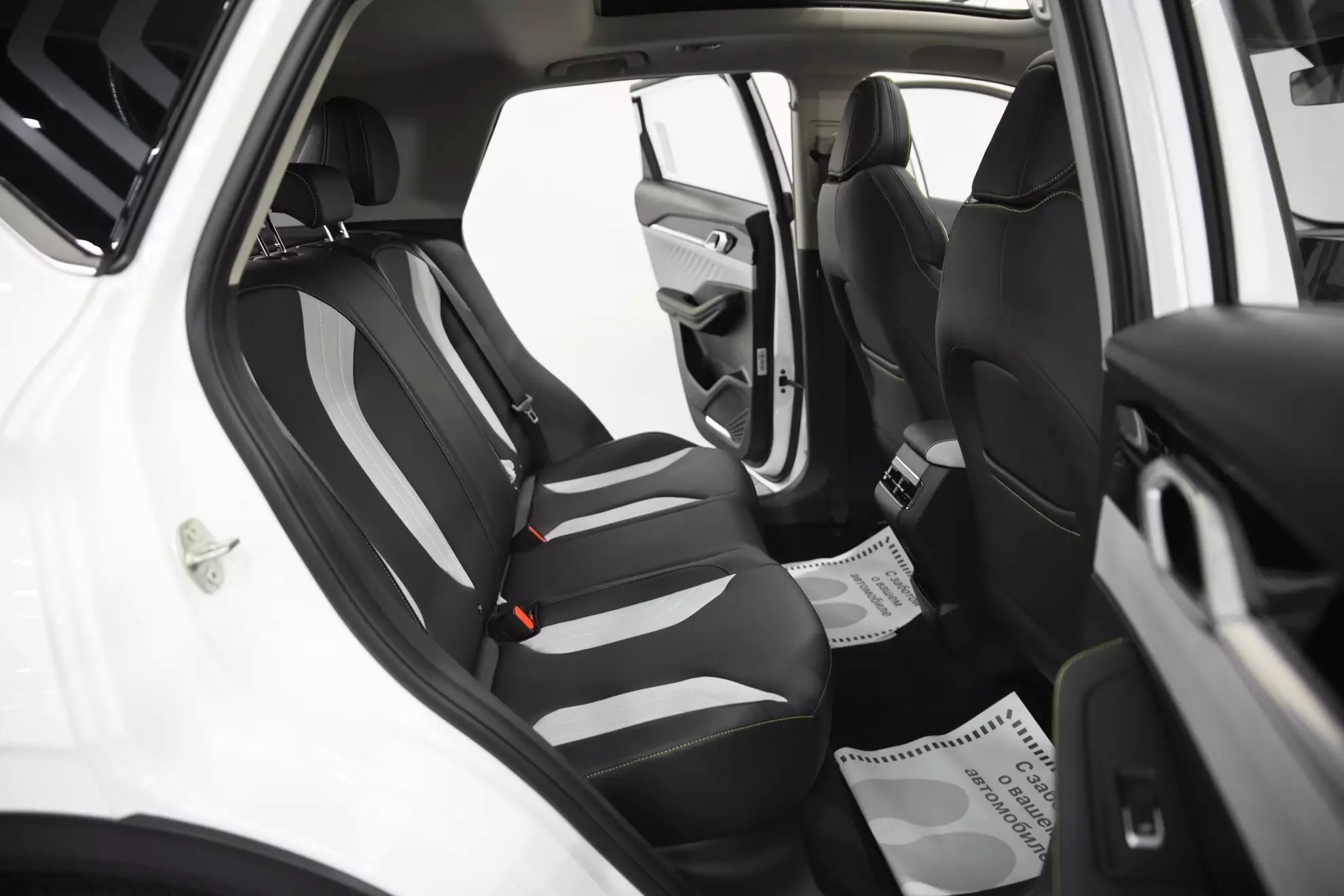 Автосалон: Geely Coolray New