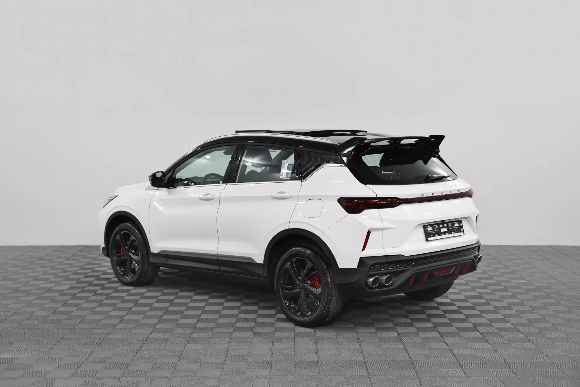 Автосалон: Geely Coolray New
