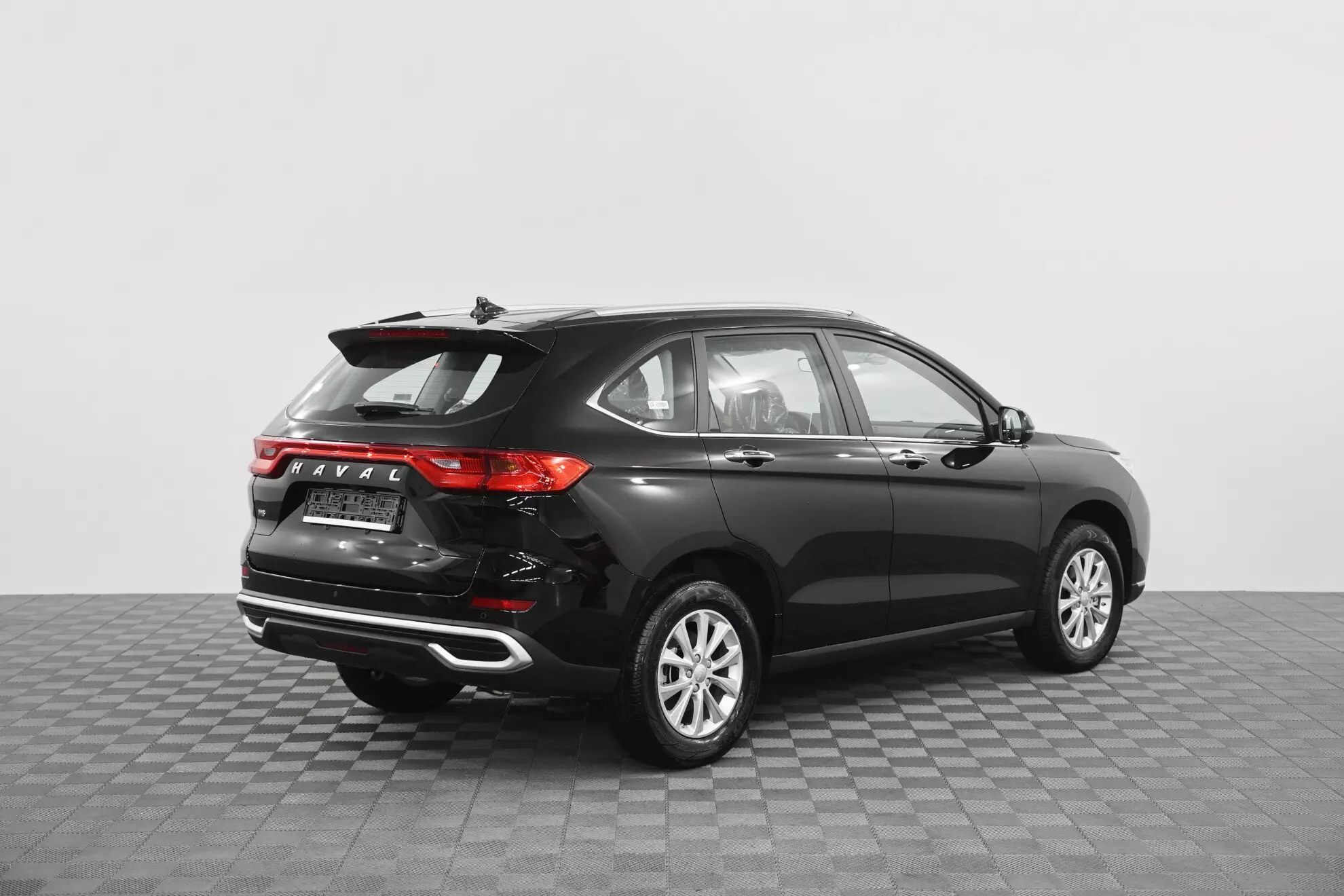 Автосалон: Haval M6
