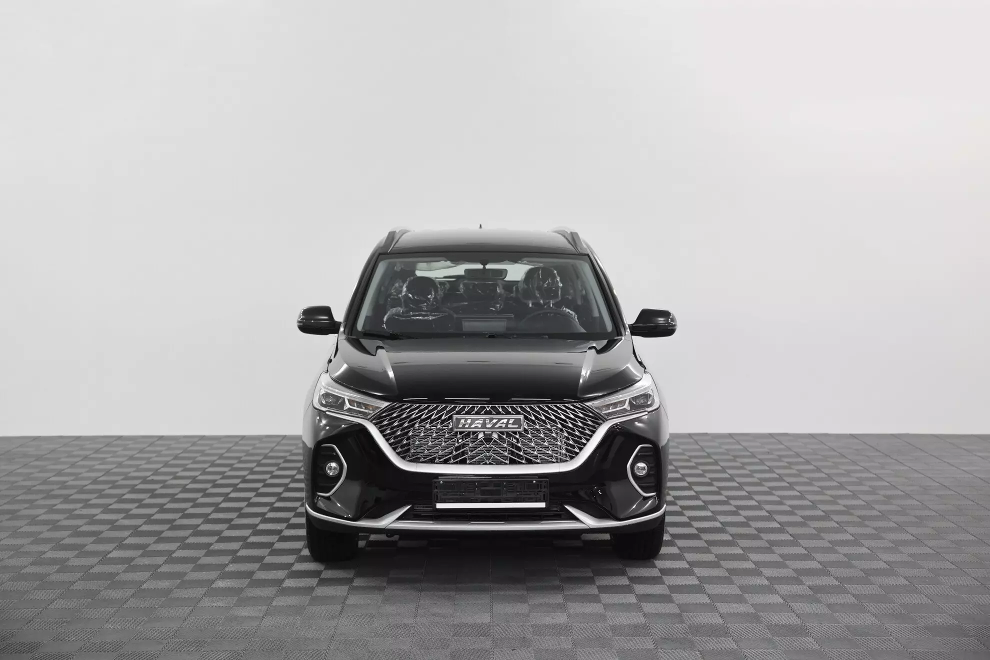 Автосалон: Haval M6