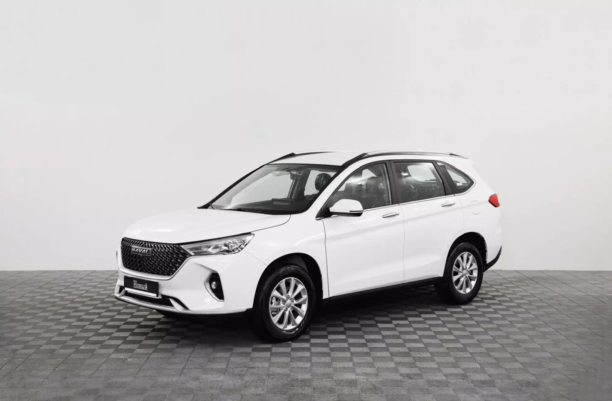 Автосалон: Haval M6